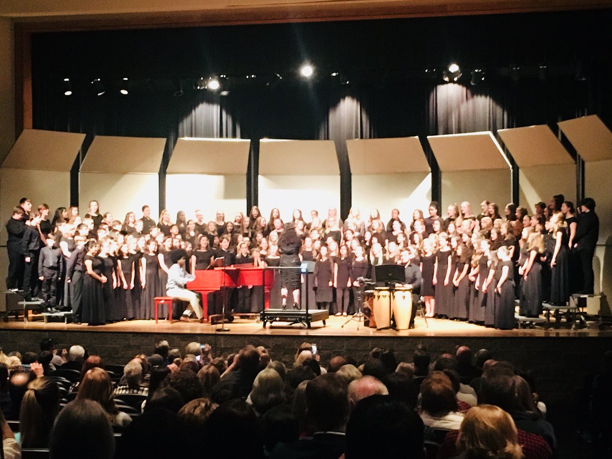 CreeklandMS's tweet photo. πΌCMS 6/7 grade chorus did a fantastic job singing tonight! ππ»We are so proud of you! ππ #CreekLife #CreeklandMS #CMSChorus https://t.co/hXHMSOHg8E