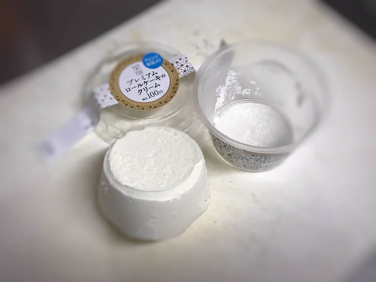 美味しそうwwローソンで発売されたロールケーキのクリーム！アレンジ自由だwww
