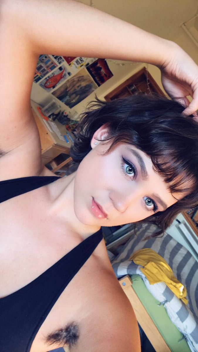 loolooda's tweet photo. running low on hair to stress cut https://t.co/GCxbAf4gM4