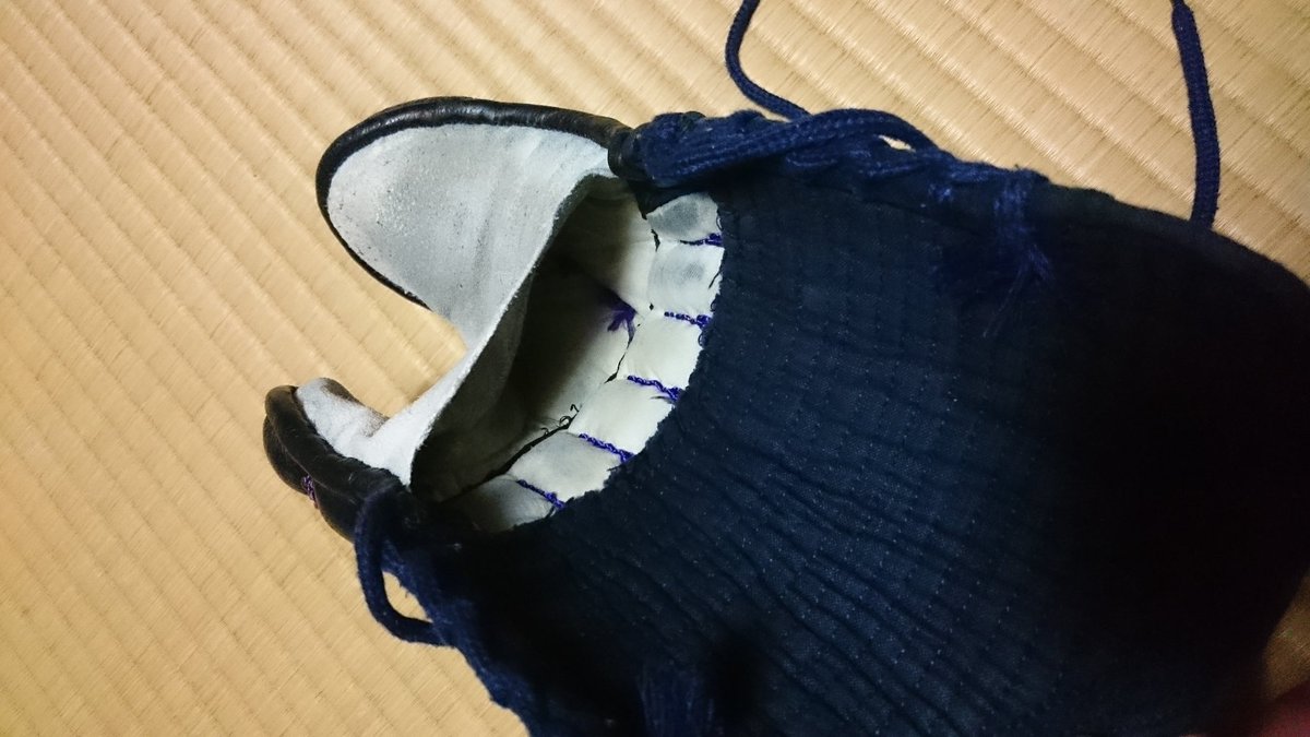 kokenchiai's tweet photo. ニオイの元となる甲手の内側や、取りにくい垂のチョークも綺麗に。

形も整えてお返し致します。 https://t.co/aVA8LC14oo