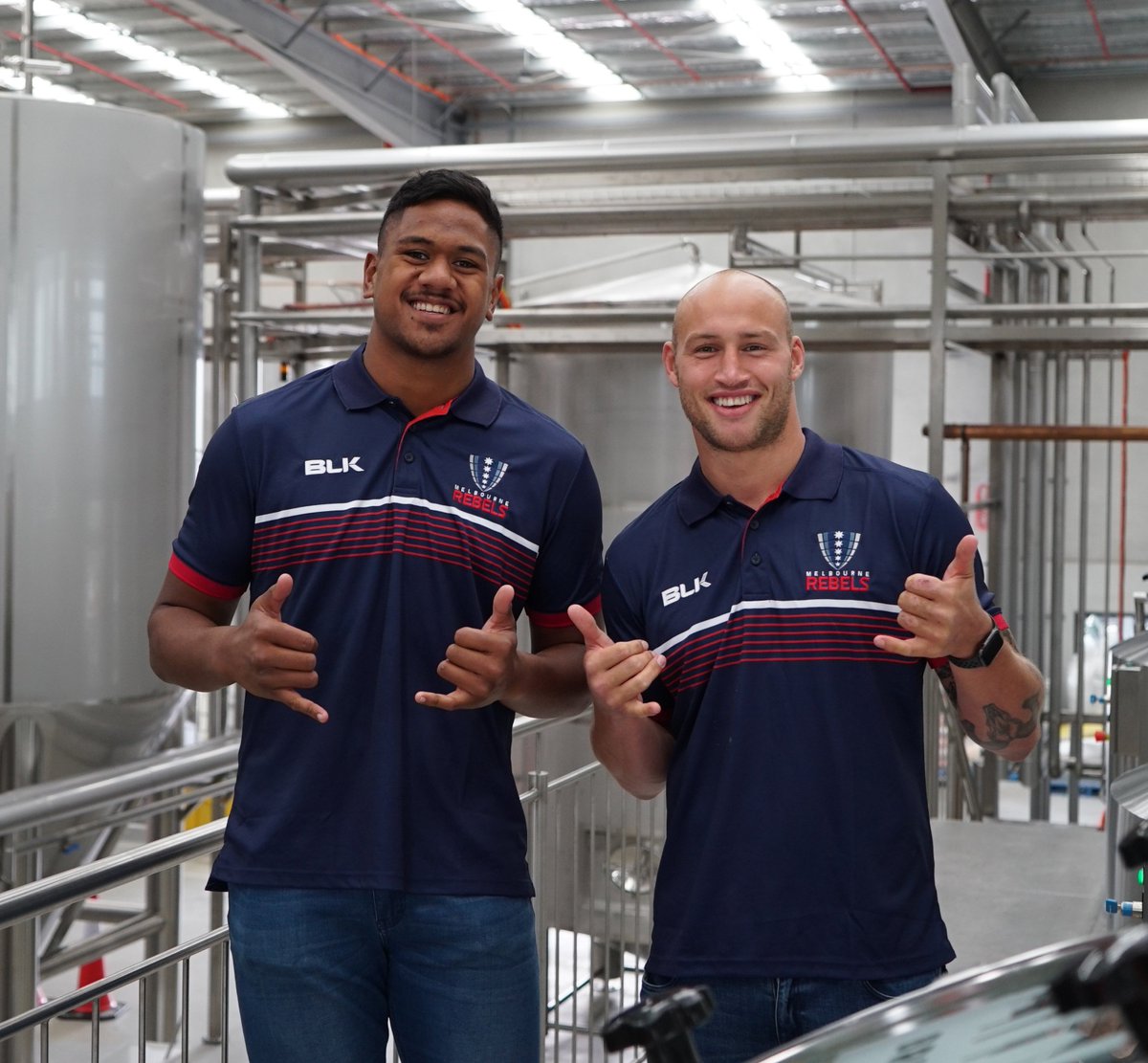 Awesome to have Bill Meakes and Esei Ha'angana from @MelbourneRebels down at the brewery today! Cheers for helping us fill these kegs lads 🍺 #beerpartner #bricklanebrewing