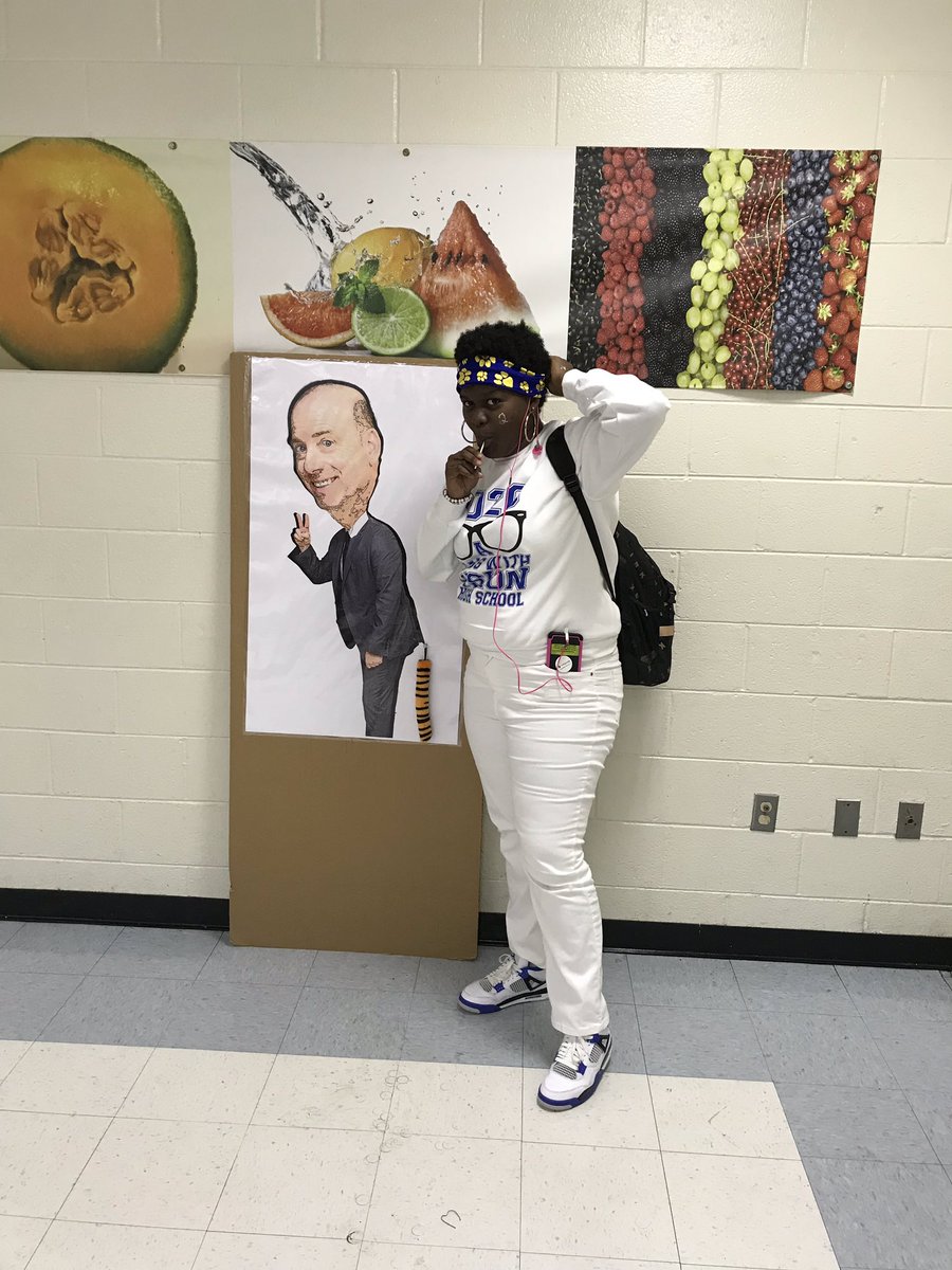 CresciMarty's tweet photo. #AIHSSpiritWeek fun in the cafeteria with pin the tail on #flatmarty #AIHSTigerPride https://t.co/Jx0uSaQEiC