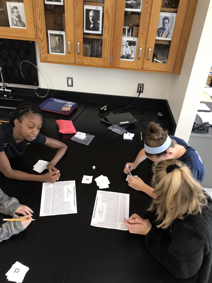 MrLandino107's tweet photo. Periodic Table WAR today. #quizprep @TeamSpartanNMS #NMSscienceIsAwesome #Encourage https://t.co/yz28GNTDFE