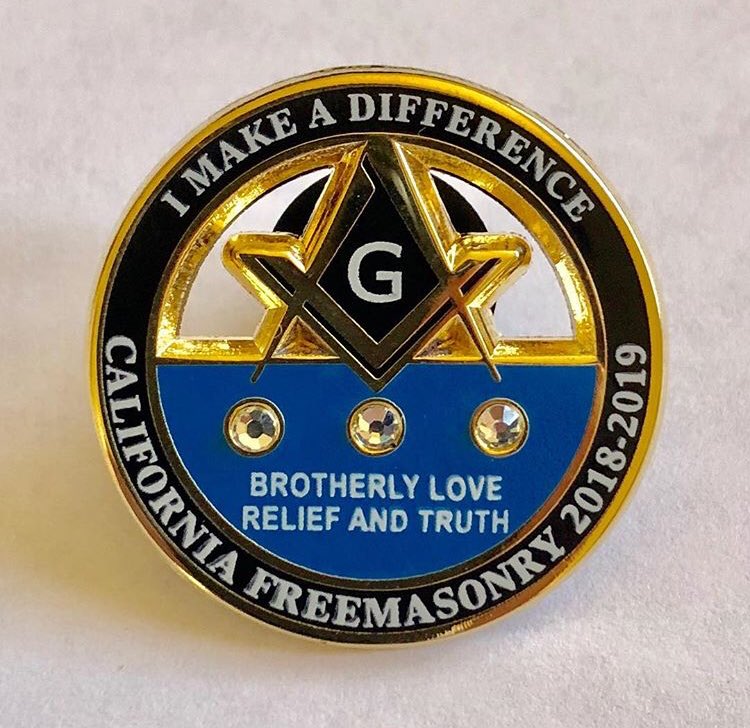 SSLodge357's tweet photo. The new pin for #mostworshipful Stuart of #California Very nice design. Wishing you the best for the next #grandlodge year. #AnnComm18 #masonsofcalifornia https://t.co/bnkA86K1HE