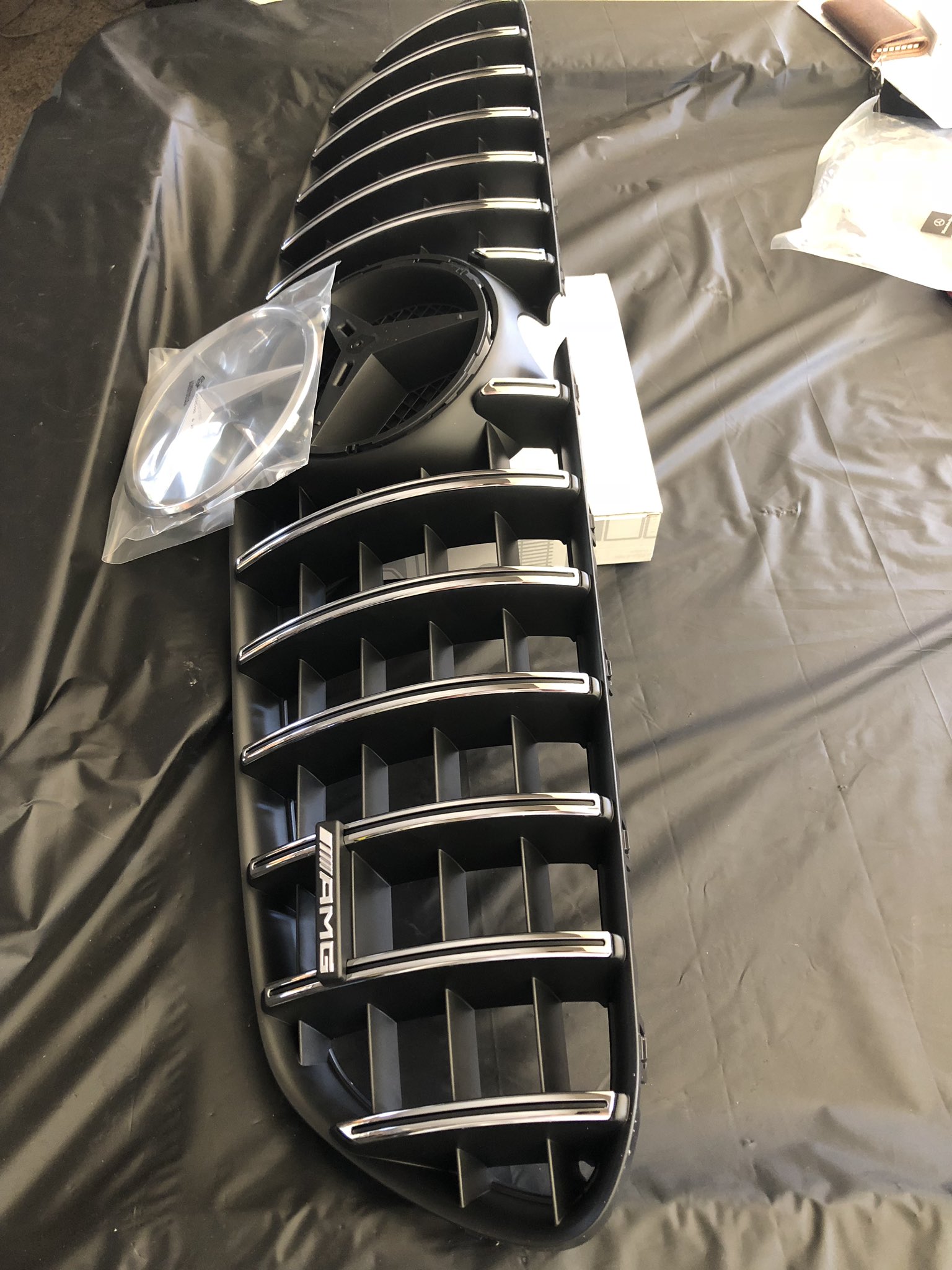 Auto Goods 新型 18 Amg Sクラスクーペのパナメリカーナグリル 3セット在庫有り 勿論amg純正品です S63 Sクーペ パナメリカーナグリル 18sクラス ベンツ 新型 S63クーペ Amg