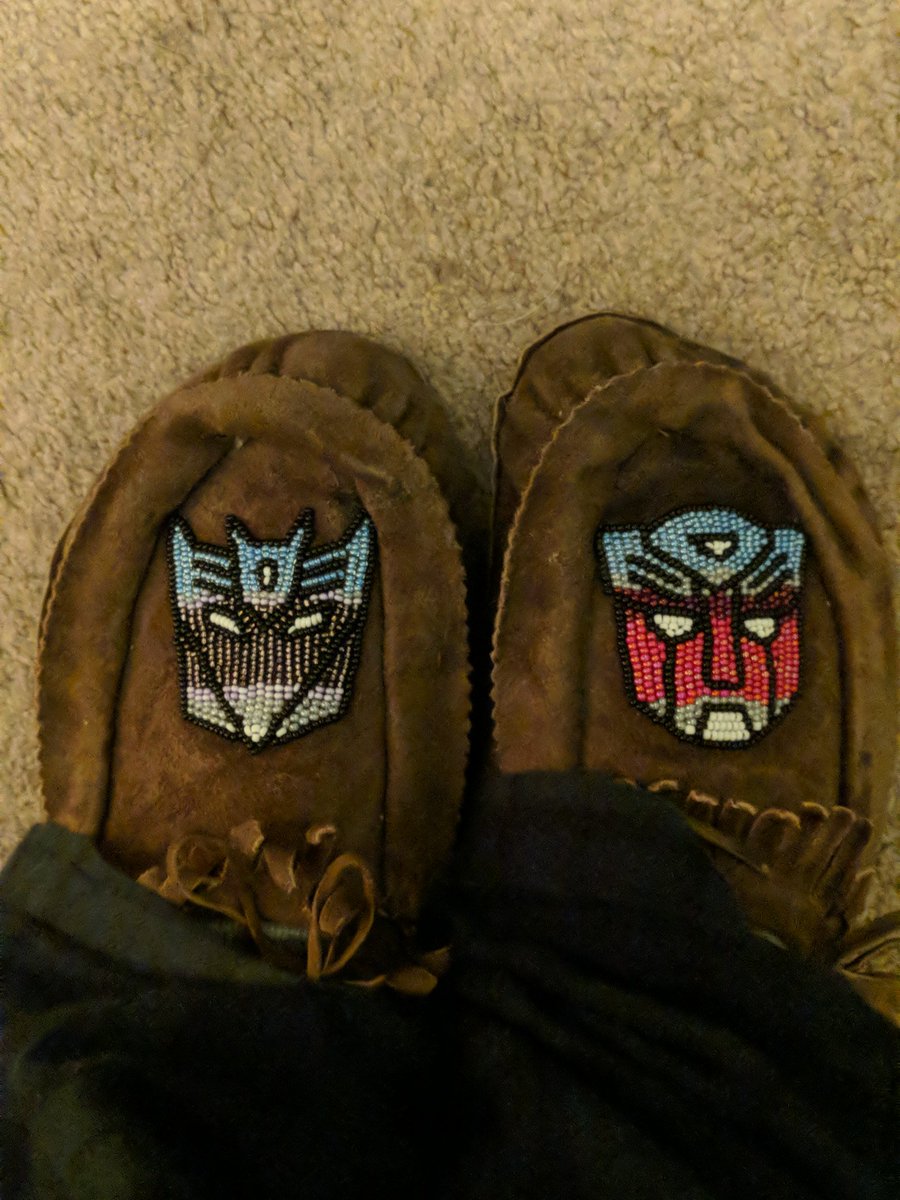 GlazierMichael's tweet photo. How do I tell my left moccasin from my right? How else: https://t.co/wds9xZ6W57