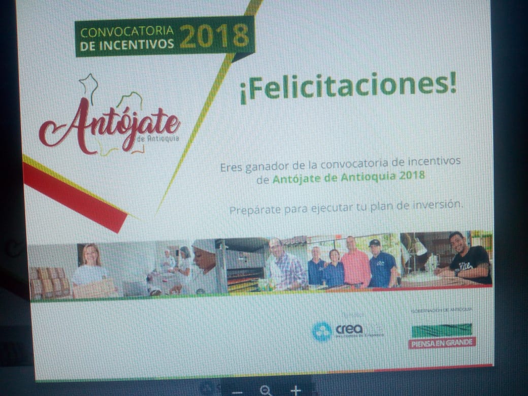 Agroeco5S's tweet photo. Entrego reconocimiento al CFMA, gracias Ing. Santa por su apoyo. Estamos cambiando la historia de Machuca. Viva el Proyecto CAMPO, TERRITORIO DE APRENDIZAJE. https://t.co/o9AwvRuRtZ
