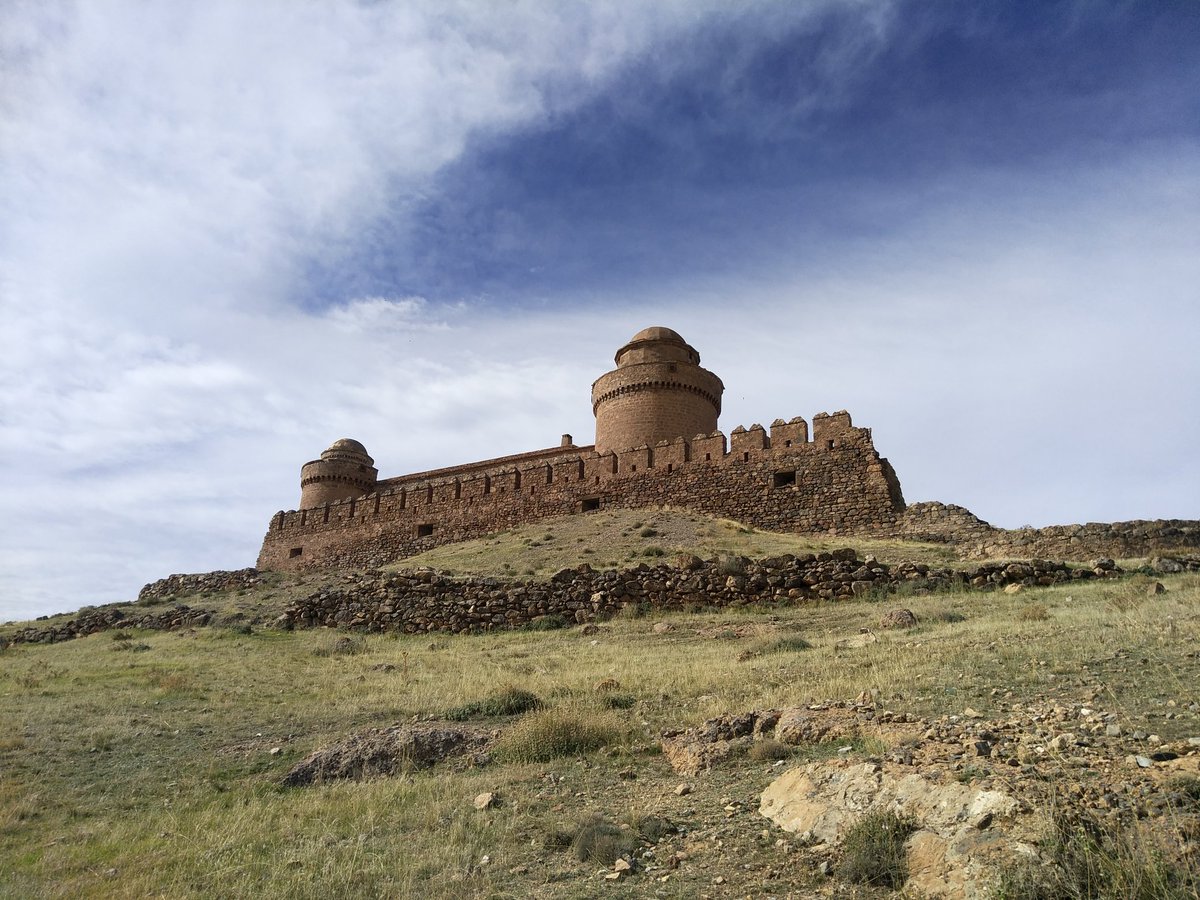 EnriqueManzane5's tweet photo. Castillo de la Calahorra

#travel #viajes #Andalucia https://t.co/O91VvUZYhw