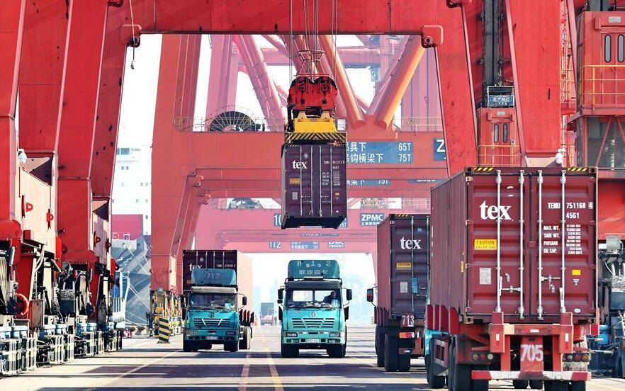 Guangming_Daily's tweet photo. China's road freight transport continues fast expansion in first nine months https://t.co/jnYpw05V33 https://t.co/4zxZPD04qU