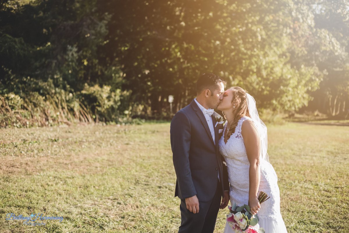 Schedule the couples session during the best lighting,  it’s essential to schedule your couple’s session 30-45 minutes before sunset. The romantic hues during Golden Hour makes it our favorite time of day to capture the new Mr. and Mrs.
#brittanyharmeningphotography