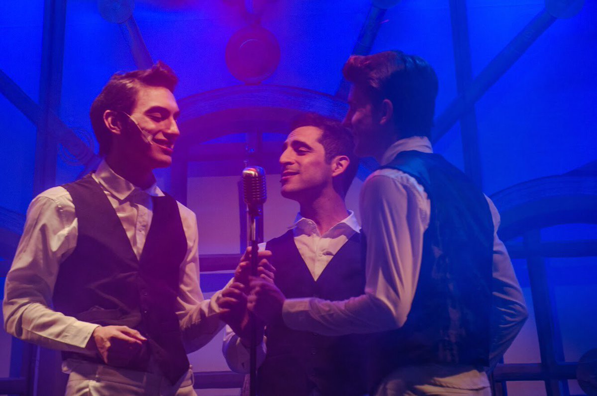 ¿Ya tenés planes para este #Viernes? 🔥🔥🔥🔥🔥 Vení a disfrutar de este concierto de musicales con banda en vivo. VIERNES 21hs <a href="/Teatro_Maipo/">Teatro Maipo Oficial</a> #MaipoKabaret bit.ly/PleyEntradas