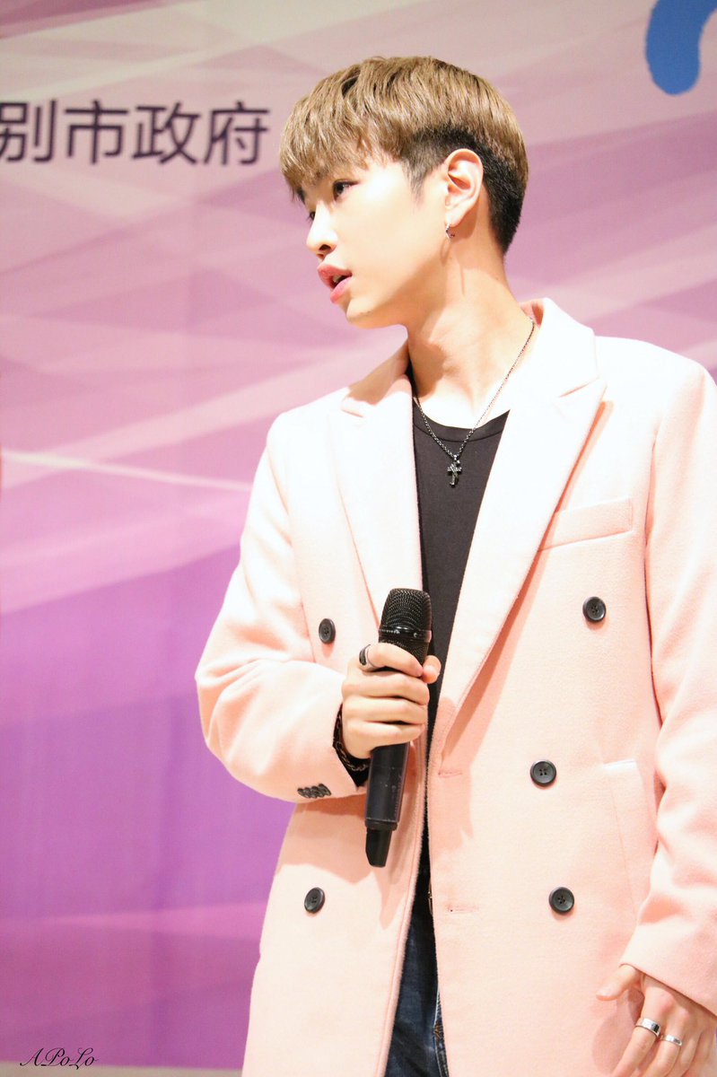 APoLo___love's tweet photo. 181022
#APL #에이플 #제이노 
@eogur6115

잘생겼다....힝 https://t.co/gU9PnZEfMR