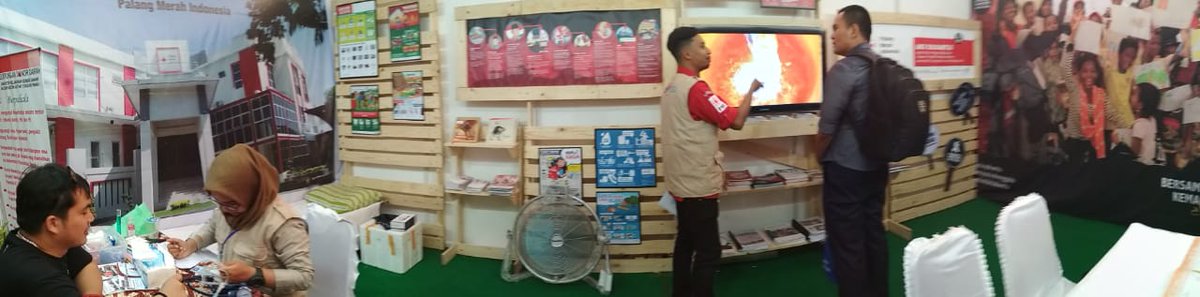 Divisi_PB_PMI's tweet photo. Bagi rekan-rekan yang berada di Medan dan Sekitarnya kunjungi stand Booth Pameran @palangmerah &amp; @PfRIndonesia dalam Pameran Peringatan Bulan PRB 21-24 Oktober 2018 di GOR Serbaguna Unimed Jl William Iskandar Kota Medan, Sumatera Utara. Cc @BNPB_Indonesia @Sutopo_PN @Federation https://t.co/ExcVoBE1fF
