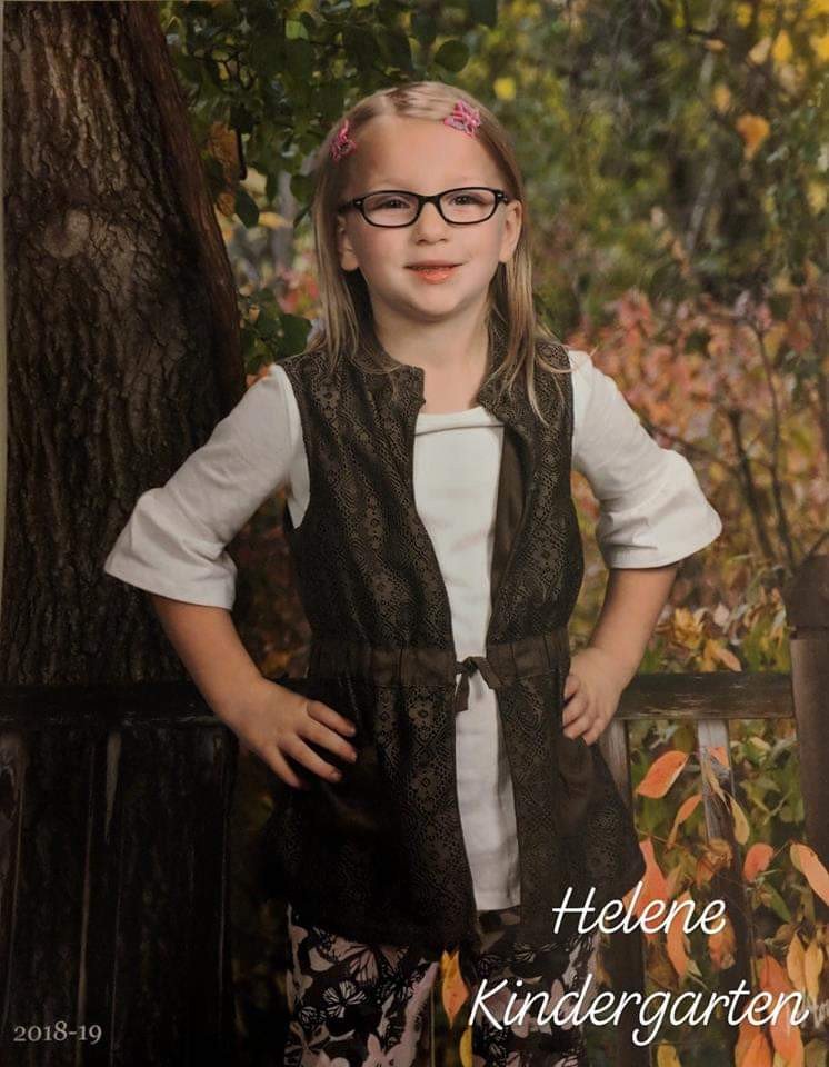 SLMarshFamily's tweet photo. Thanks Lifetouch for capturing the beauty in my girls. Official Kindergarten and 3rd Grade photos https://t.co/OSxVk2EZrk
