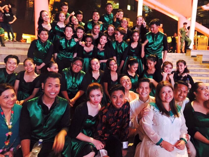 iteshowchoir's tweet photo. FLASH TO THE PAST β Here are a few images of performances that our Alumnis did!!!!!!! We believe that without their blood, sweat & tears, it would be impossible for us to achieve what we have right now. We are forever grateful! πͺπ½β€οΈ PART 2 #iteshowchoir #ROADTOVX18 https://t.co/ZkcoraeC4d