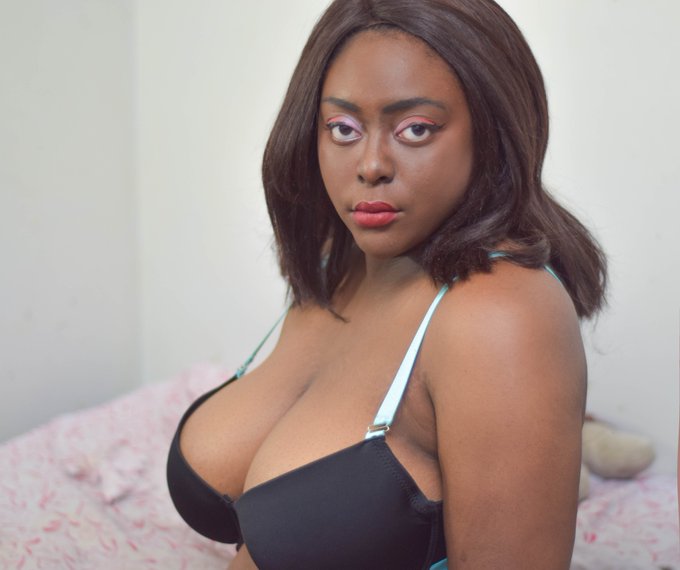 The Umber Angel’s pics and videos