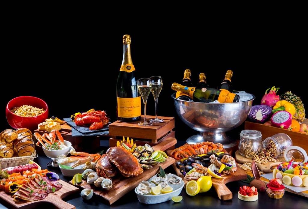 Australian specialties, 100 international dishes, free-flow Veuve Clicquot Champagne, a kids club and exciting live entertainment. This is what's waiting for you on November 4 at the Westin's Sunday Brunch! Reserve your seat now and enjoy 20% off ow.ly/I4Sk30mcwBE