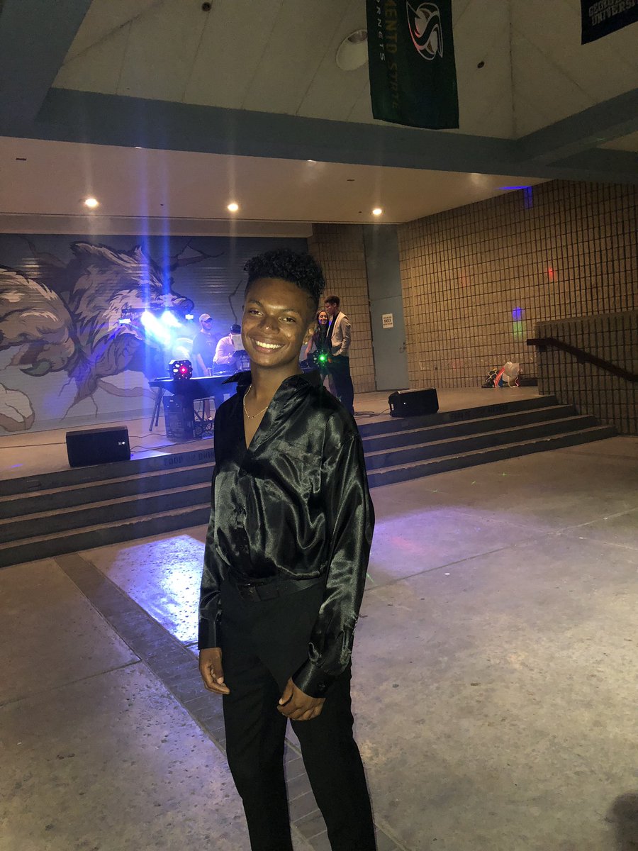 kyreeramiro's tweet image. first and last homecoming🌟 #hoco2k18 *i’m so lateee!!!!!*