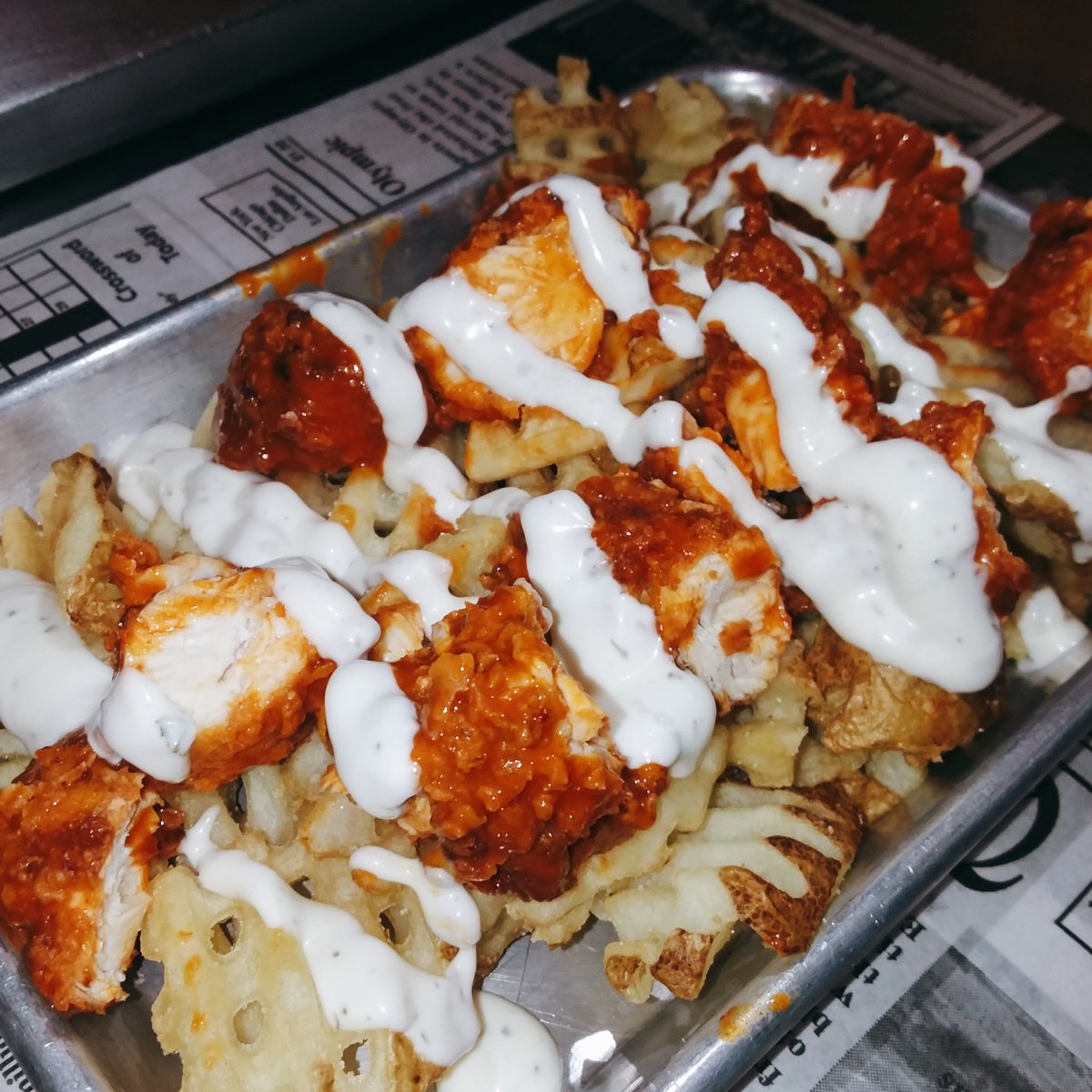 Buffalo Hillbilly loaded fries 💥 Load your favorite waffle sandwich toppings onto some waffle fries for a little twist! #Tuesday $2.25 TN Beer til 9pm!
