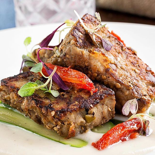 seedFW's tweet image. Celebrating great vegan options across Miami like the vegan loaf from @lamodernamiami 🌱👨🏻‍🍳 Meet them at the Seed Food and Wine Festival Day. #seedfw #supportlocalmiami #plantbased #veganmiami ・・・ 🌿 ift.tt/2PPBWP5