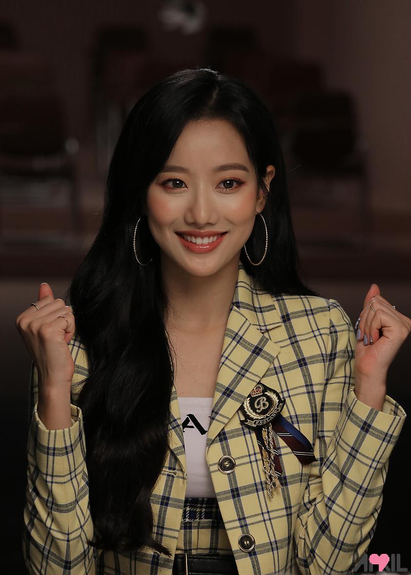 aprilunion's tweet photo. [PIC] 231018 Behind the Scenes de "예쁜 게 죄 (Oh! my mistake)" no naver: Naeun
🍍 https://t.co/VqlsG5U35c https://t.co/Cb4EOsctWd