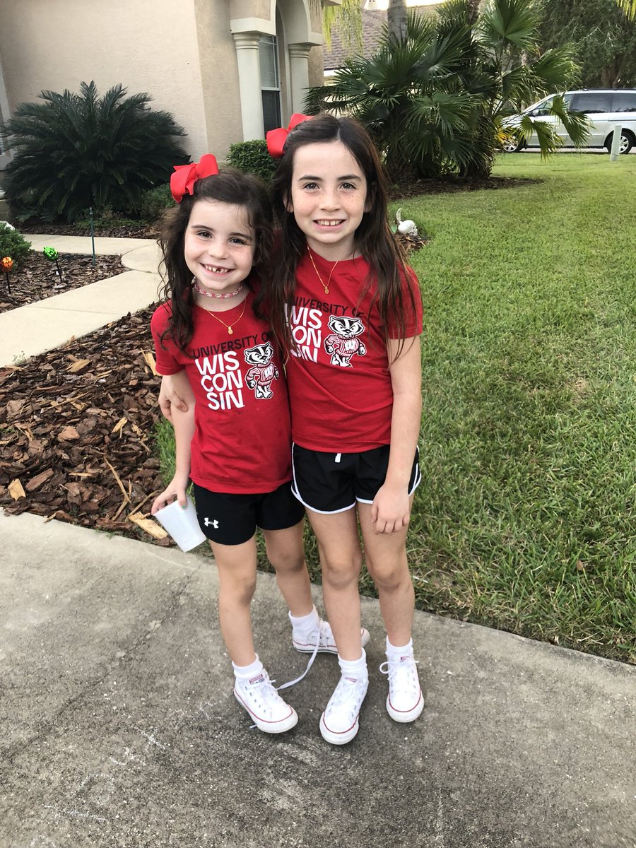 valeriepanou's tweet photo. Wear Red Day #badgerred #lostourtooth @UWBadgers https://t.co/LU955WusMP