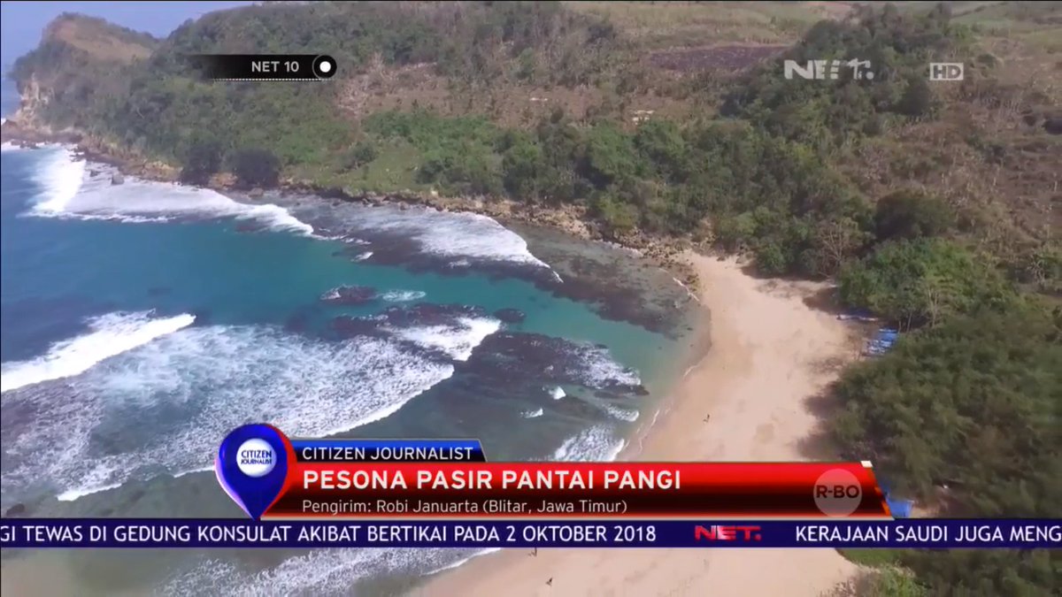 Bersih Dan Tenang Hanya Deburan Ombak Yang Berdesir Dan