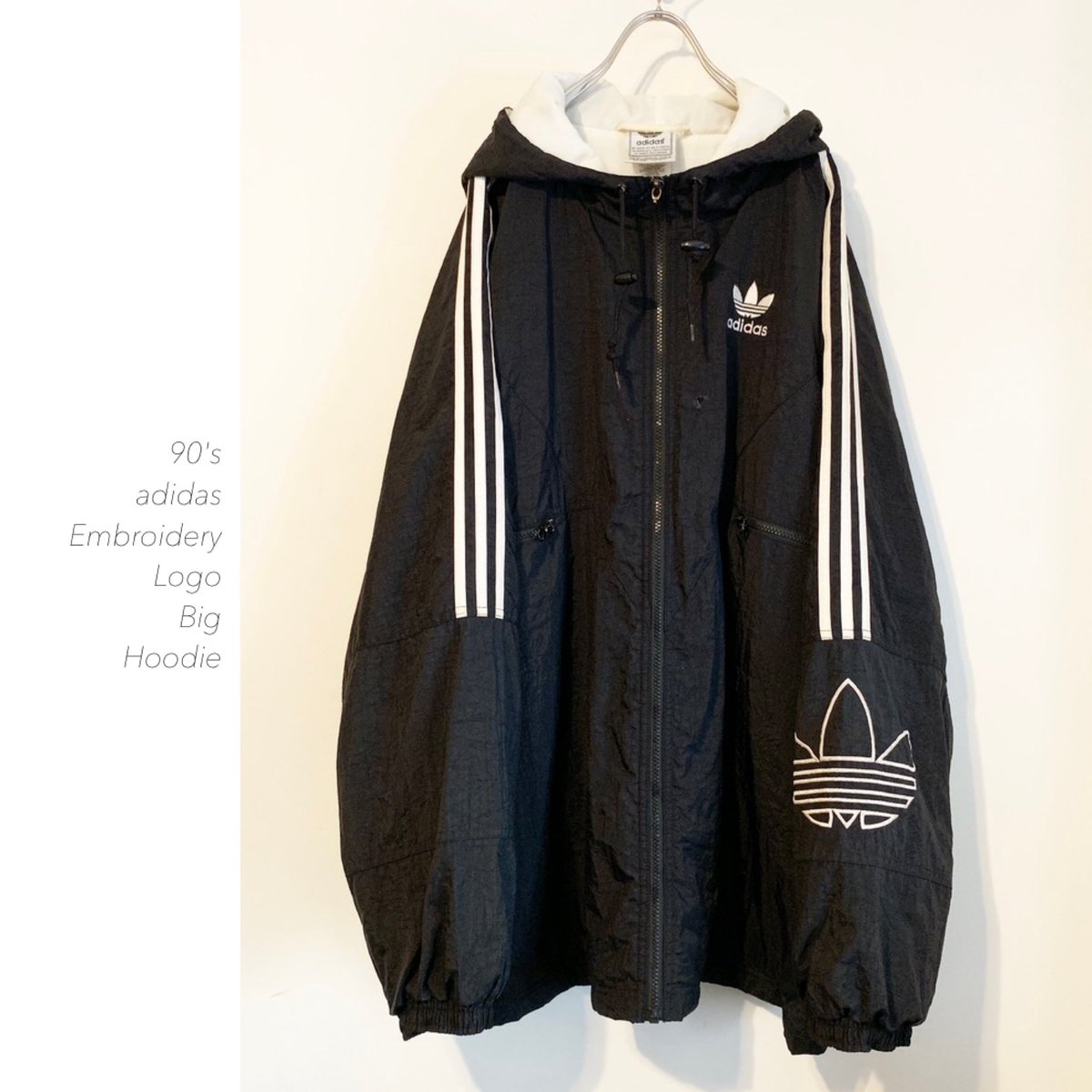 Taffee Ar Twitter 90s Adidas Embroidery Biglogo Hoodie 入荷 90 Sらしいビッグロゴが 片袖にだけ入った可愛いデザインの Adidasナイロンbigフーディ 中綿も入ってて冬アウターとして Taffee 宮崎 古着 アディダス 90sfashion ビッグジャケット Taffee Ar Twitter 90s Adidas Embroidery Biglogo Hoodie 入荷 90 Sらしいビッグロゴが 片袖にだけ入った可愛いデザインの Adidasナイロンbigフーディ 中綿も入ってて冬アウターとして Taffee 宮崎 古着 アディダス 90sfashion ビッグジャケット