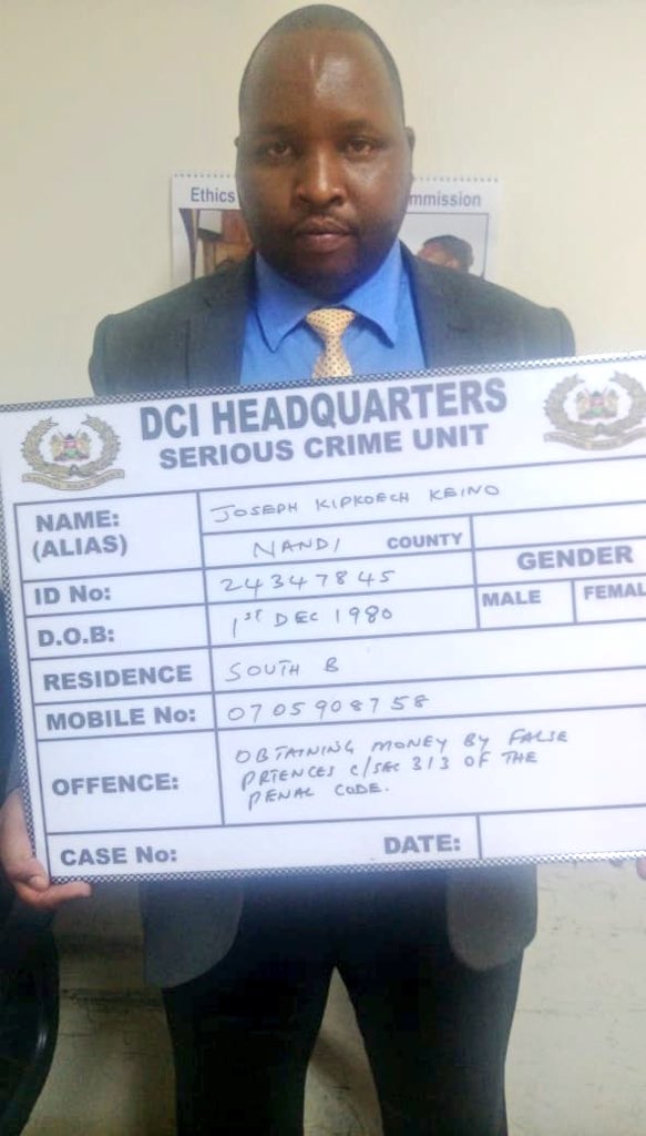 DCI_Kenya's tweet photo. #ConAlert |@DCI_Kenya Detectives yesterday afternoon arrested Mr.Joseph Kipkoech Keino;a man who has been defrauding people with the promise that he can secure them employment in #Qatar.The suspect will appear in court today to face charges of obtaining money by false pretenses. https://t.co/jWetItBQ98
