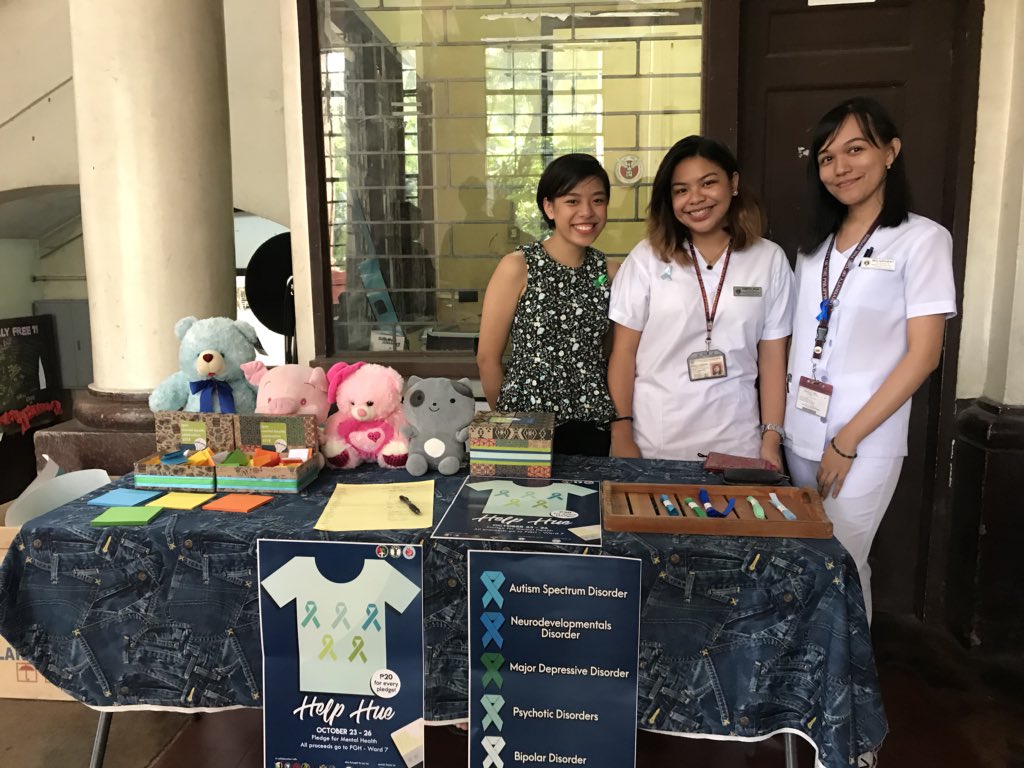 UPMMHC's tweet photo. Head over to the RH lobby and let’s pledge for mental health! 💙💚

#TunayNaKwento 
#PagusapanAngIsipan https://t.co/r8HxWH3nZw