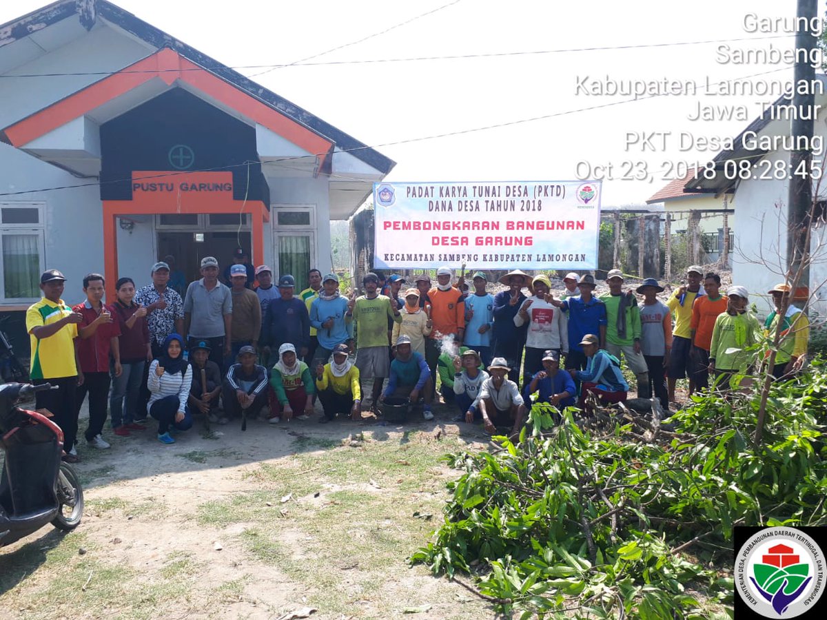 mmunibasyari's tweet photo. Pelaksanaan PKT Desa Garung #KecSambeng #KabLamongan
#ManfaatDanaDesa
#BhaktiPendampingDesa
#tppilamongan
#TPPIJawaTimur #PadatKaryaTunai2018
@jokowi @EkoSandjojo @taufikmadjid71 @DewantoAndry @kpw4jatim @tppindonesia @Iskandar__NH @Wanut_Susisno @arisaputrop3md https://t.co/Q8QGvygQ4F