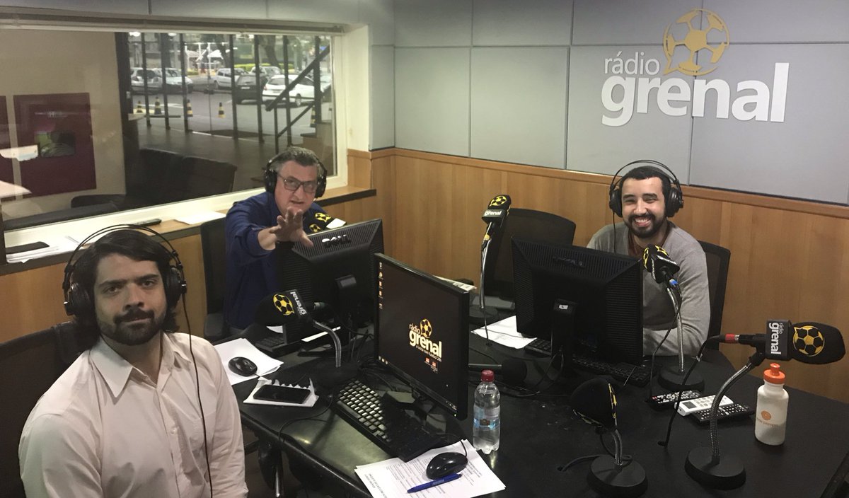 Rádio Grenal - Está no ar, o ☕️ #CaféComFutebol ⚽️. Tudo sobre