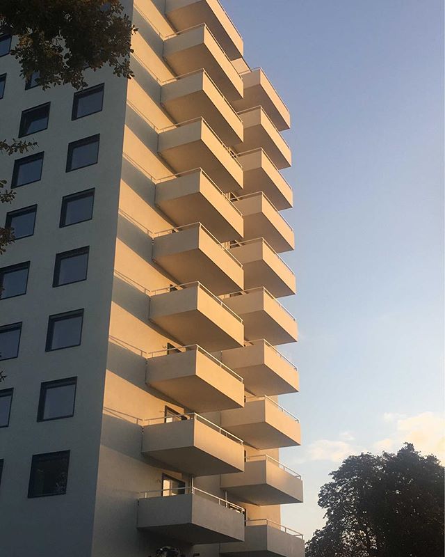 Normteq's tweet photo. Polvertoren in Maastricht!
#balkons #verankering #normteq #transformatie #41meter #wit #maatwerk #10m2 https://t.co/6xr6YynSgL https://t.co/bywCj4RZNg