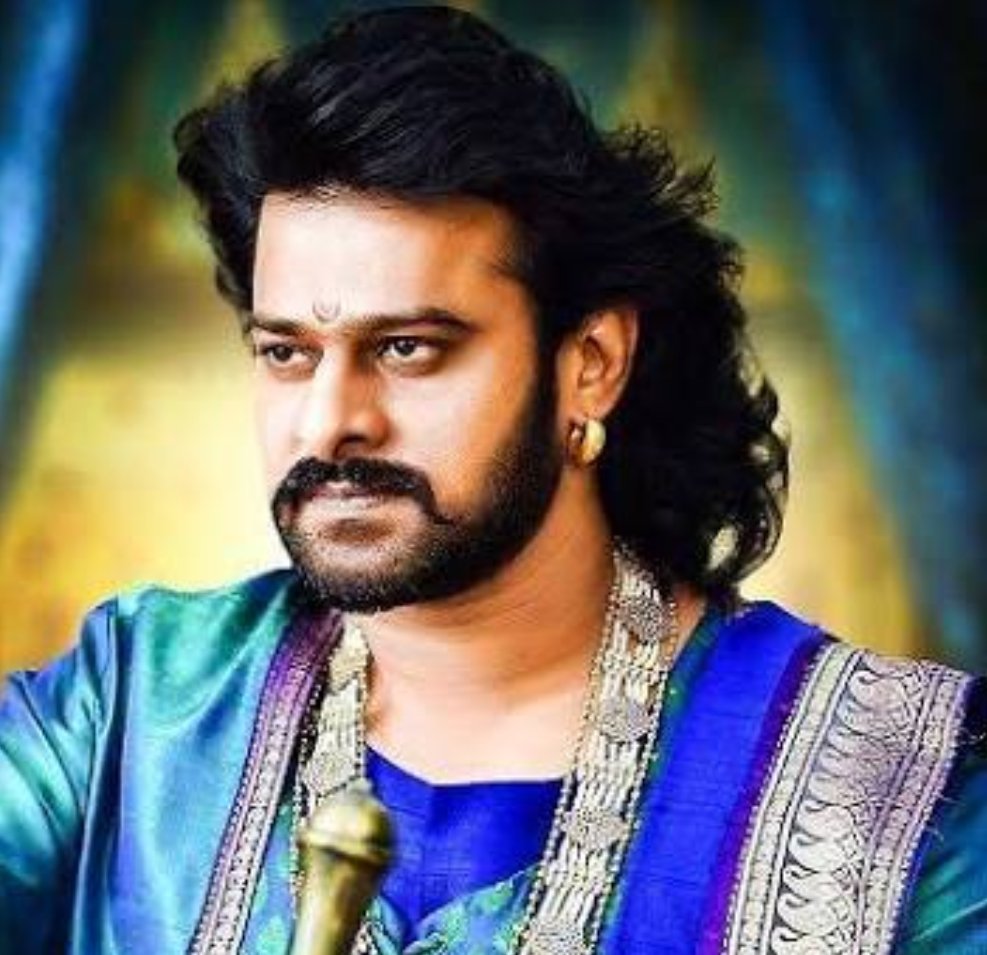 NiharRoop's tweet photo. Happy birth day bahubali #HappyBirthdayPrabhas https://t.co/9UmJUeHPvA
