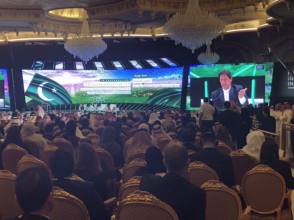 FahadAutor's tweet photo. Wir begrüßen ganz herzlich alle Investoren, Führungskräfte und Unternehmer zur internationalen Investorenkonferenz „Davos der Wüste“ in #SaudiArabien.
@FIIKSA https://t.co/jY9mthgvjv