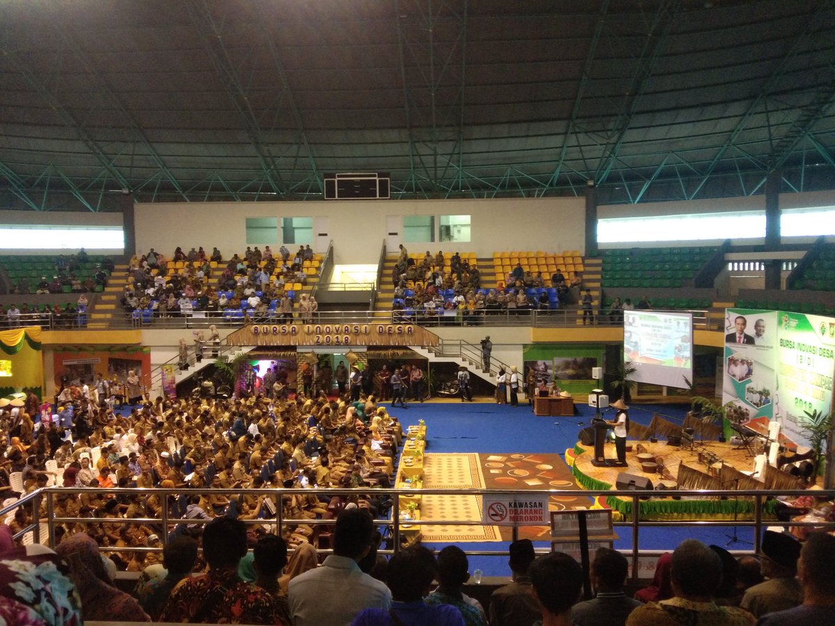 SMajosati's tweet photo. Kabupaten Kampar  menggelar Bursa Inovasi Desa tahun 2018 di Gor Sport Center Bangkinang Kota
Acara yang dihadiri lebih kurang 1000 peserta.

@jokowi 
@taufikmadjid71 
@EkoSandjojo 
@peri_effendi 
@tppindonesia 
@KemenDesa https://t.co/yQhd6uCgMw
