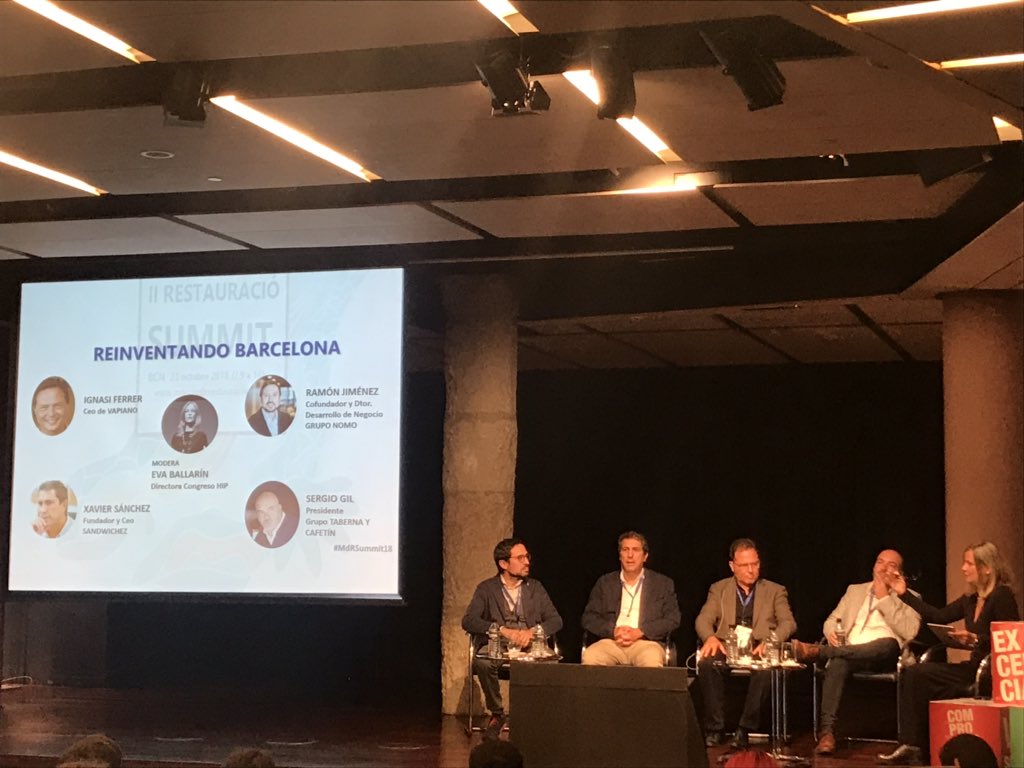 expohip's tweet photo. Seguimos con la mesa “Reinventando Barcelona” con Ignasi Ferrer, CEO de @Vapiano, Xavier Sanchez, Fundador y CEO de #sandwichez, Ramón Jiménez, Desarrollo de Negocio de @GrupoNomo y Sergio Gil, Presidente de #GrupoTaberna y Cafetín en #MdRSummit18 #RestauracioSummit @evaballarin https://t.co/f7JJVLqI05