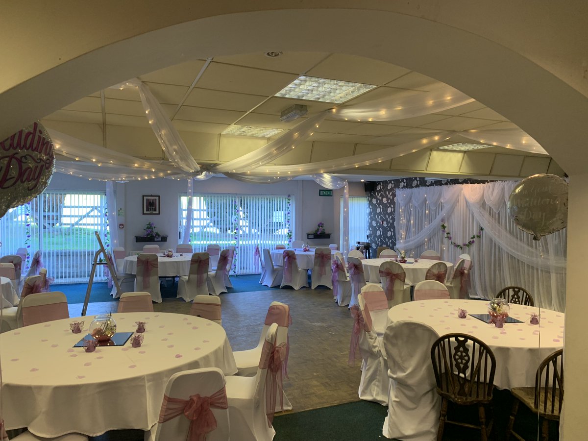 wedvenuelight's tweet photo. Ceiling drapes @SouthLeedsGolf
#venuestyling #ceilingdrapes #wedding https://t.co/4zzKgwHM9e