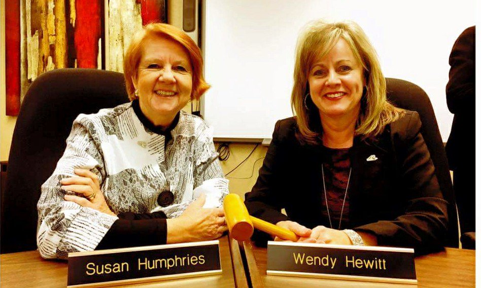 WendyAHewitt's tweet photo. Thank you @SJHumphries2 for being at my side as vice-chair the past 2 years, and this fall taking on extra responsibility as I started a new career path. #ThankfulTuesdayThoughts #Week5 #RCDSBReflections #ReturningTrusteeHumphries https://t.co/0WaGsdf4YU