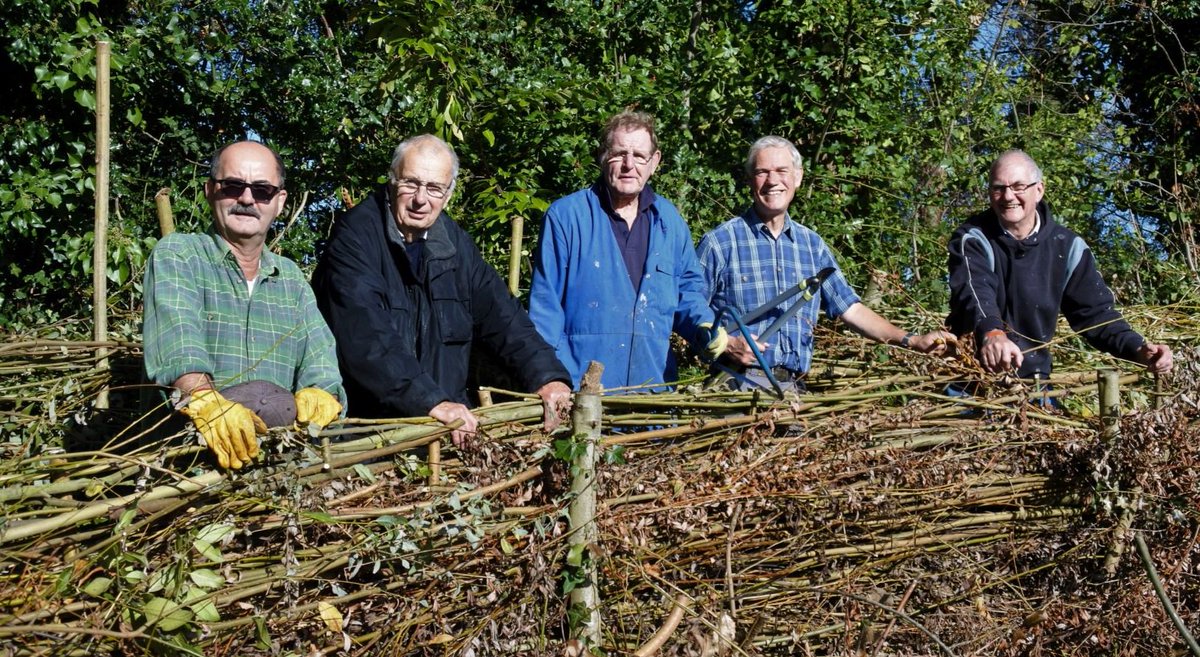 ErewashBC's tweet image. Tree wardens and Friends of Forbes Hole Local Nature Reserve in Long Eaton have been working together to make a willow screen. 

#nature #treewardens