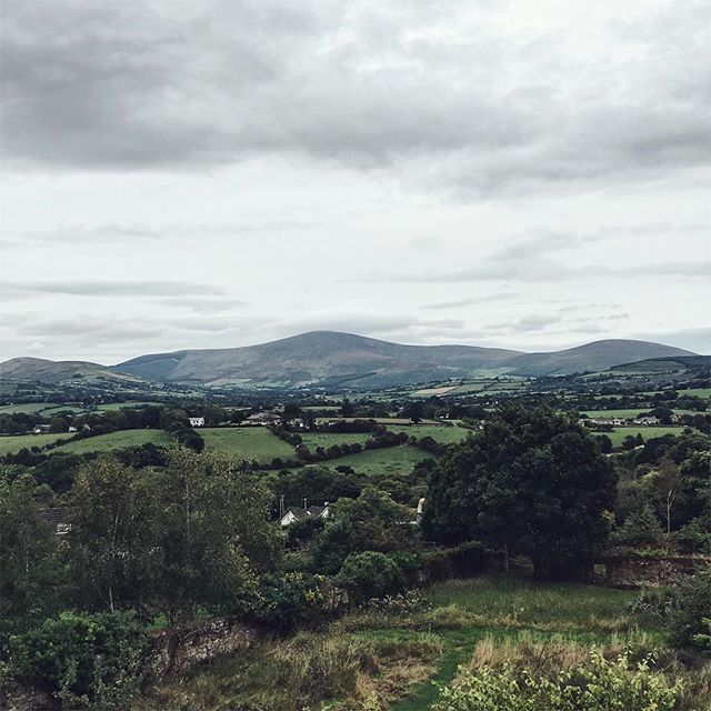 lesvoyagesdemat's tweet photo. Parti pour Rome, je me retrouve embarqué en dernière minute comme seconde caméra sur un tournage... en Irlande ! Tous les chemins mènent à Dublin !
...
#irlande #igersireland #landscape #landscapephotography #travel #travelphotography #getlostclub #mothernature #letsgosomewh… https://t.co/0kbaNMKkqt
