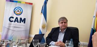 cadenario88's tweet photo. Alejandro Russo, titular de la Conf Argentina de Mutualidades habla en #LaTeclaEnVivo "hay q ser coherencte con la solidaridad para la que se crearon estas organizaciones"    @CAMargentina  @prensa_mutual @cooperarconf  #NoalArt85 @msalnacion @andresscarsi @mariuvidal https://t.co/1yWhobOQE8