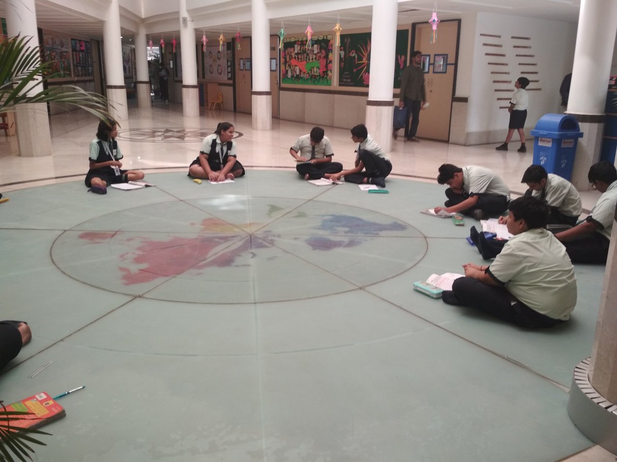 GusainMeena's tweet photo. Petals World School, Kaushambi# Grade 8 # Mathematics # Quadrilaterals# Activity# enhance their creative skills#Thinking skills# Problem solving skill https://t.co/JLw3ZfeXoz