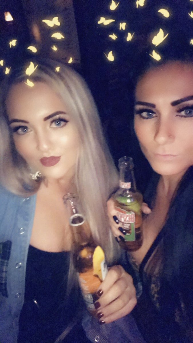 Gemmapa01481443's tweet photo. Still recovering from Friday night 😬😂 #MintNight #Cousins https://t.co/zwGCZtiiUi
