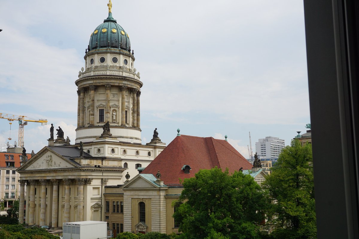 RegentBerlin's tweet photo. Bett mit Aussicht: Vorschläge in der @welt für #Hotels in Sichtweite von Deutschlands Top-Sehenswürdigkeiten. Zitat: 'Berlins bestes Hotel ist das „Regent“' https://t.co/vl6uAxE4xZ
#Gendarmenmarkt #FranzösischerDom #CharlotteundFritz #roomwithaview https://t.co/SChEDxZgJX