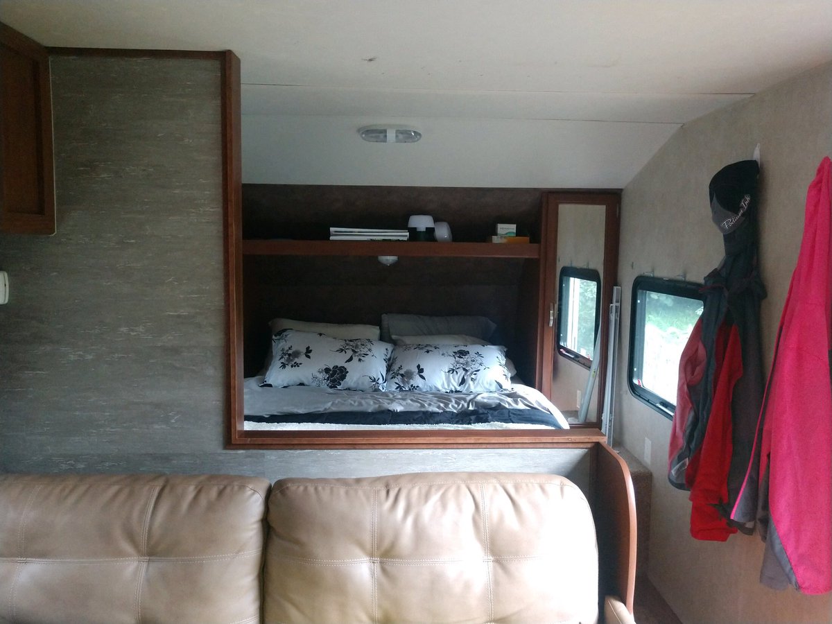s_rving's tweet image. Here we have the Before and After of Matt remodeling part of the RV for a more open concept look! It looks wonderful! #openconcept #DIY #remodel #amazing #RVremodel @GoRVing @CampingWorld