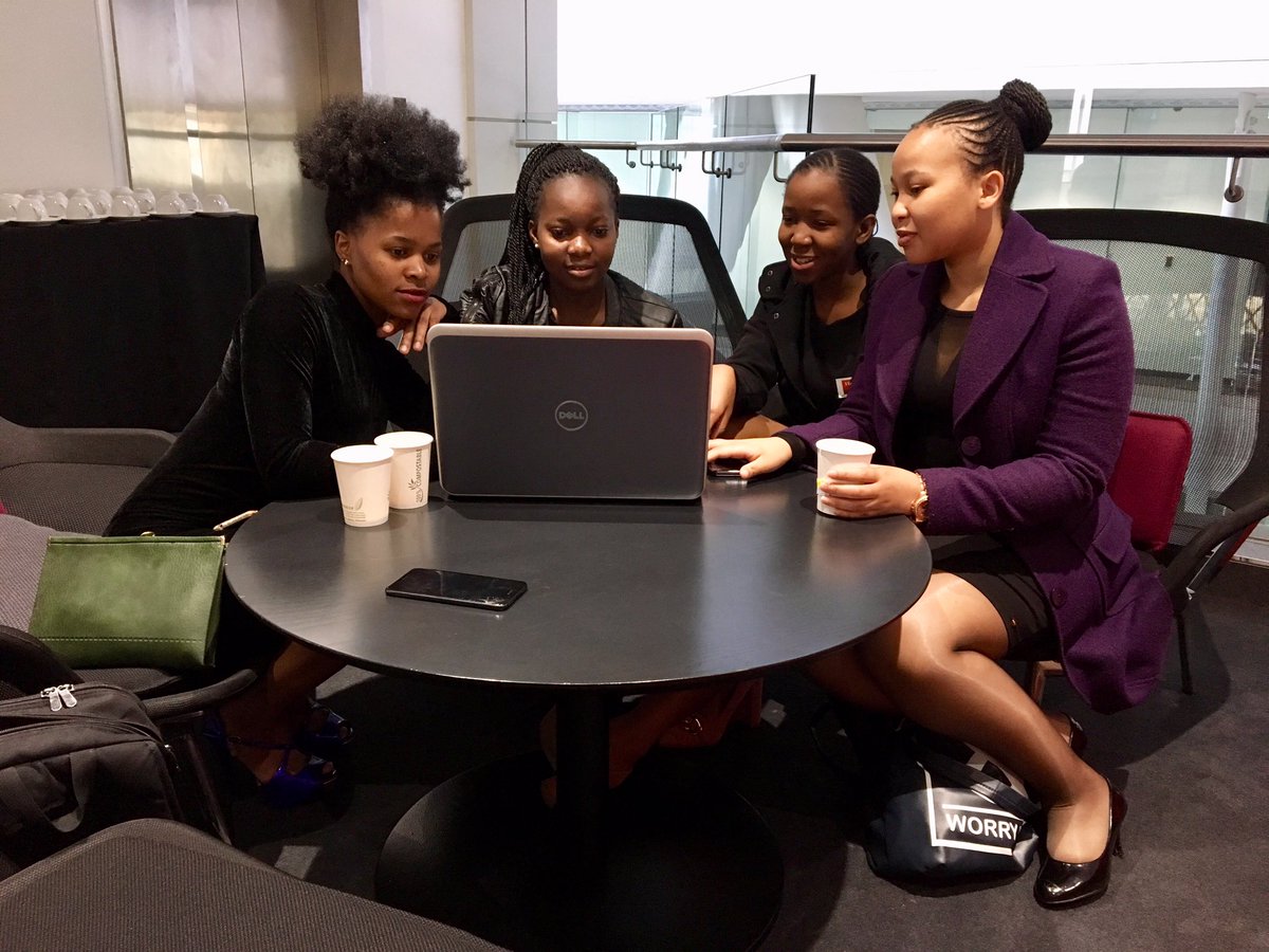 KulikYvette's tweet image. #ExtraAUDinary finals are underway 💪🏼