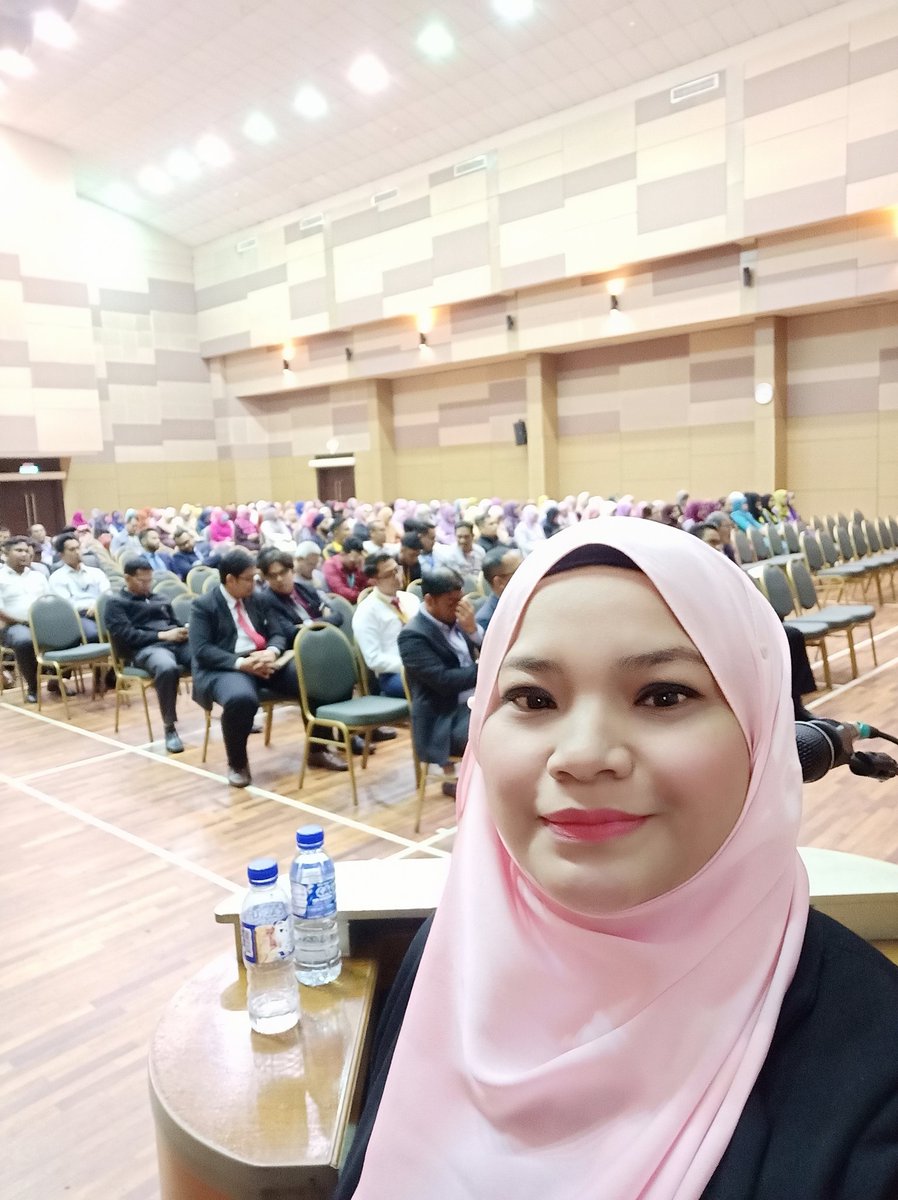 azlinasunny's tweet photo. Selesai tugas harini 😍
#emcee #jkrmalaysia #cdpk #kkr2 https://t.co/QVpsGPLuMn