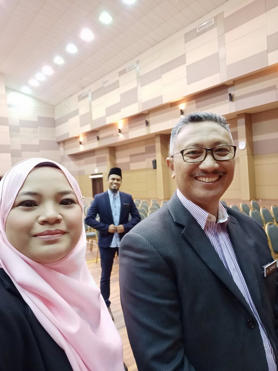 azlinasunny's tweet photo. Selesai tugas harini 😍
#emcee #jkrmalaysia #cdpk #kkr2 https://t.co/QVpsGPLuMn