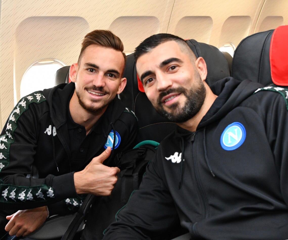 Foto Napoli In Partenza Per Parigi Albiol E Ruiz Sorridono Tute Nuove Per I Partenopei Areanapoli It